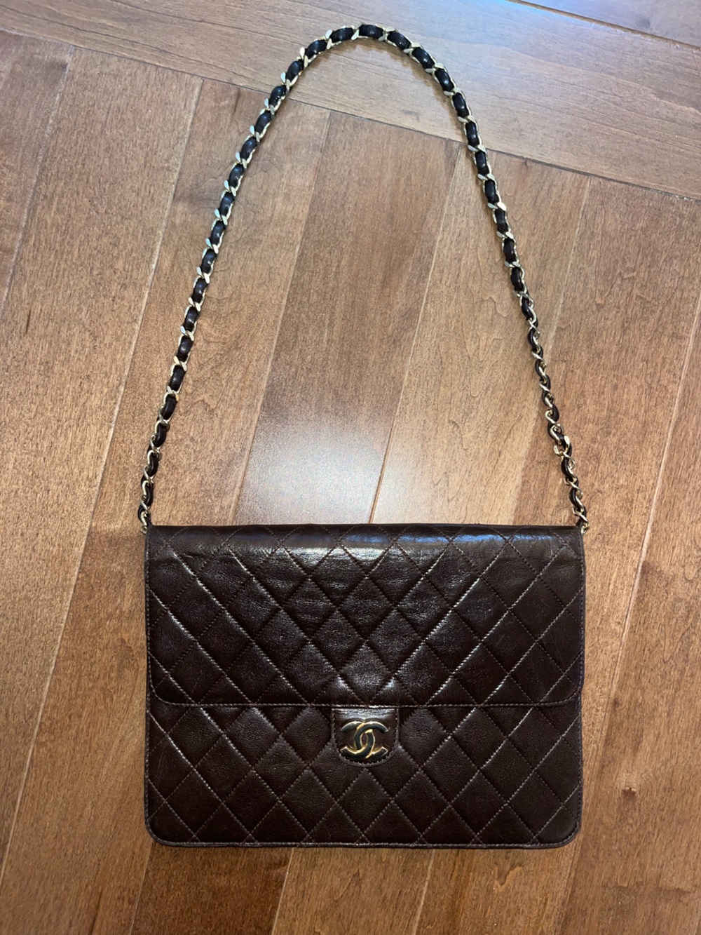 CHANEL Quilted Shoulder Bag in Dark Brown Leather with Gold Hardware - Picture 7 of 13